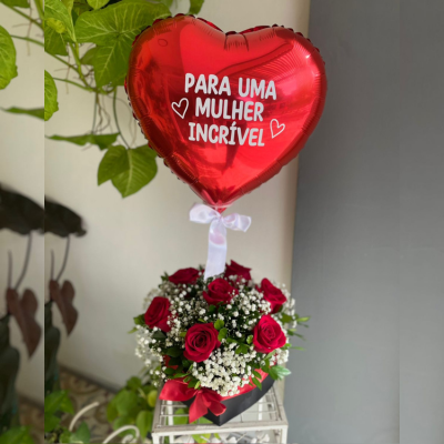 Box com rosas e balo