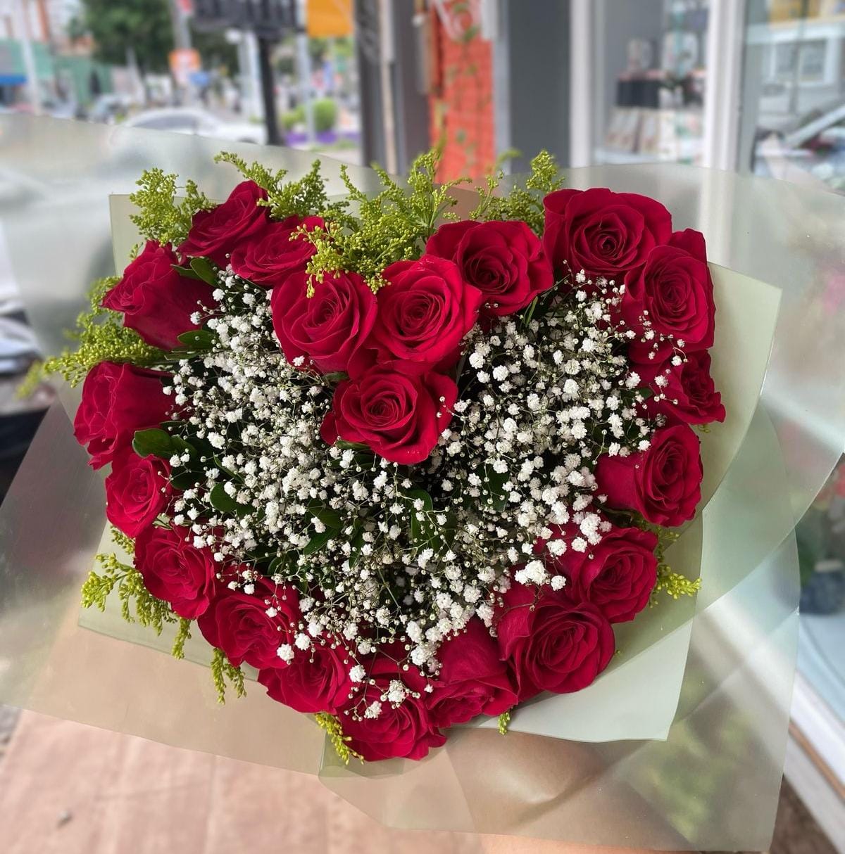 Ramalhete corao com 20 rosas colombianas 