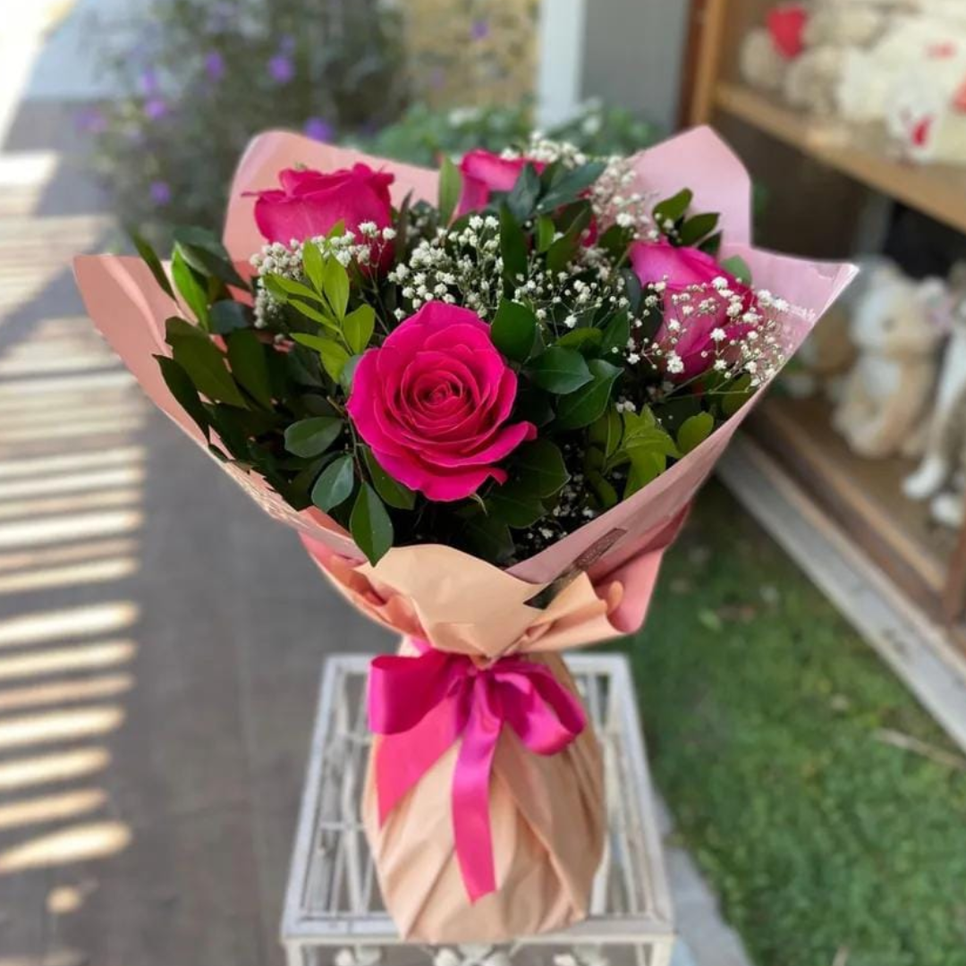 Ramalhete com 4 rosas
