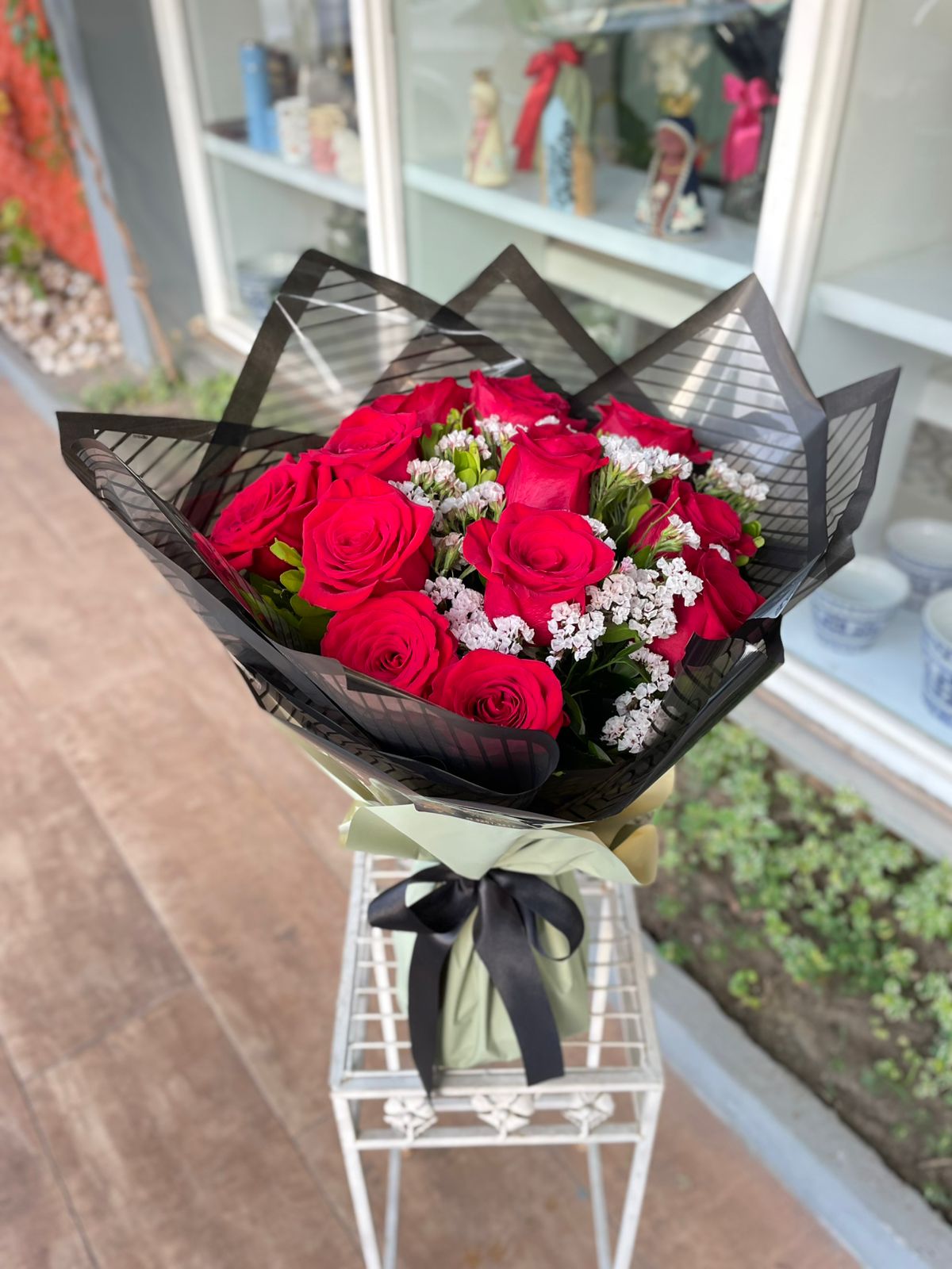 Ramalhete com 12 rosas coombianas