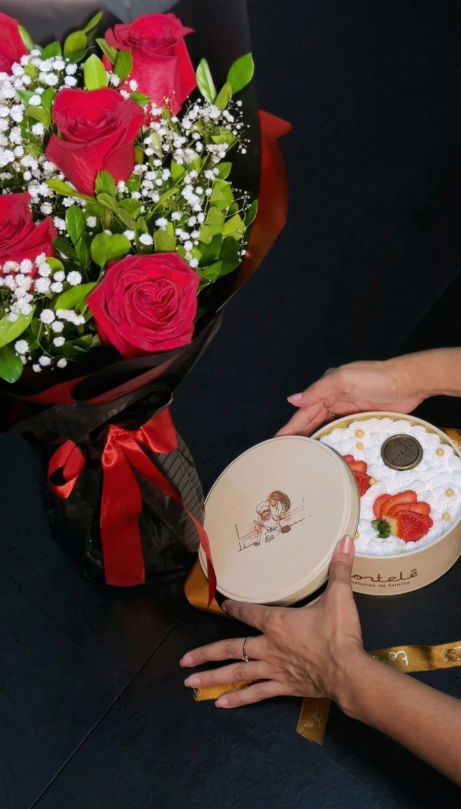 Kit com rosas e torta tortel�