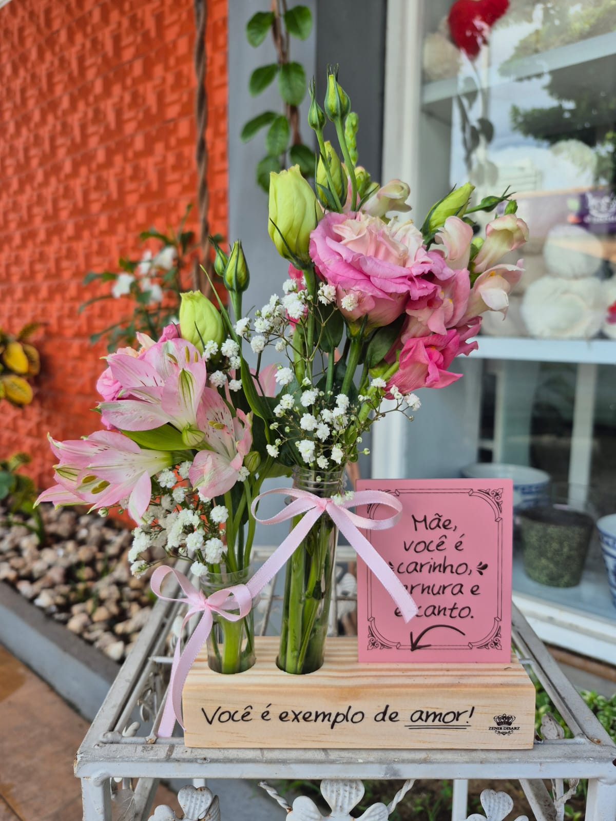 Enfeite de mesa com flores m�e